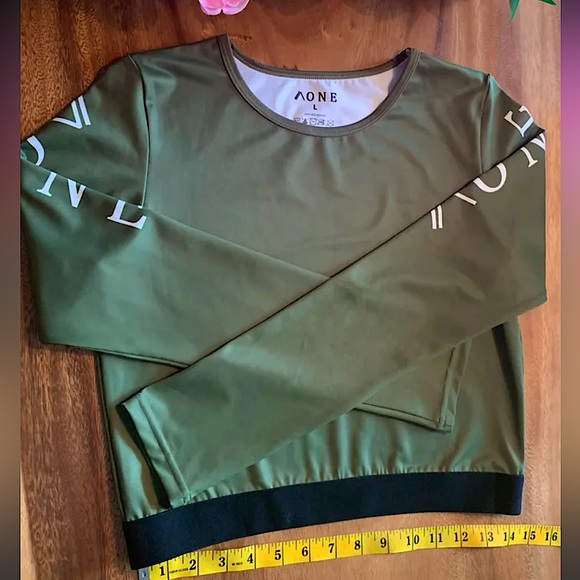 A ONE Brand(NWOT)⭐️ Khaki Long Sleeve Crop Top With Hight Waist Short. - Picture 7 of 7